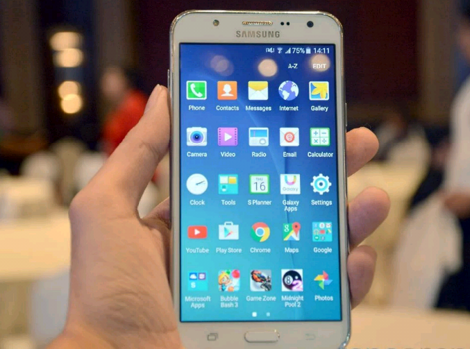 Samsung Galaxy j7 photos